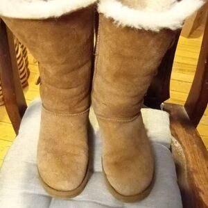 UGG Tan Suede Bailey Button-Detail Women's Boots - Size 8